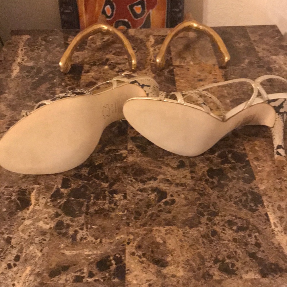 Heels - Picture 5 of 6